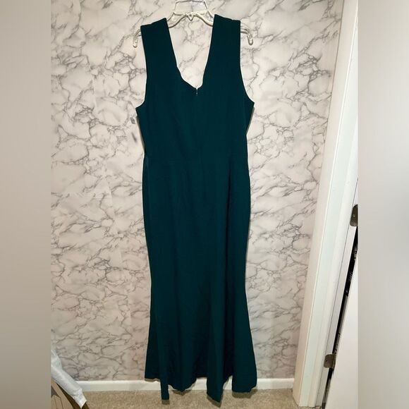 Dress The Population Sandra Gown in Pine - Picture 10 of 11